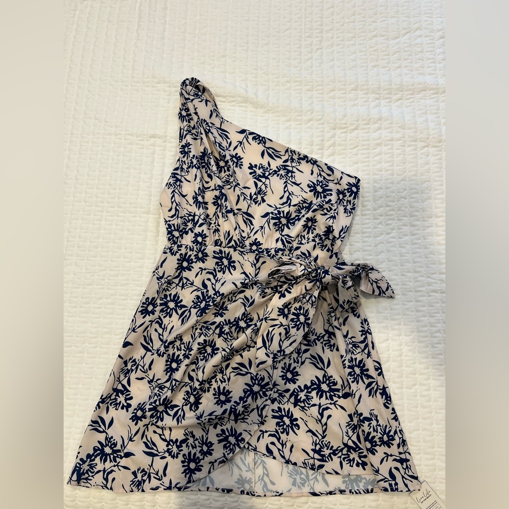 NWT Medium Cupshe one shoulder blue and cream floral wrap dress